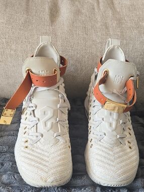 Nike HFR x Wmns LeBron 16 'Sail